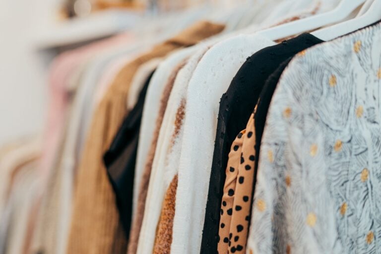 Zeitlose Modestücke — Der Aufbau einer Luxus-Garderobe, die niemals aus der Mode kommt